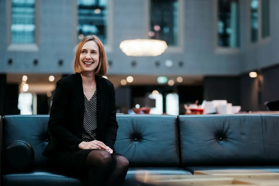 Forsknings- og høyere utdanningsminister Iselin Nybø kan viderebringe gladnyheten om at norske utvekslingsstudenter trygt kan utveksle på Erasmus+-program til Storbritannia til høsten. Hva som blir tilfelle for neste kull er derimot usikkert.