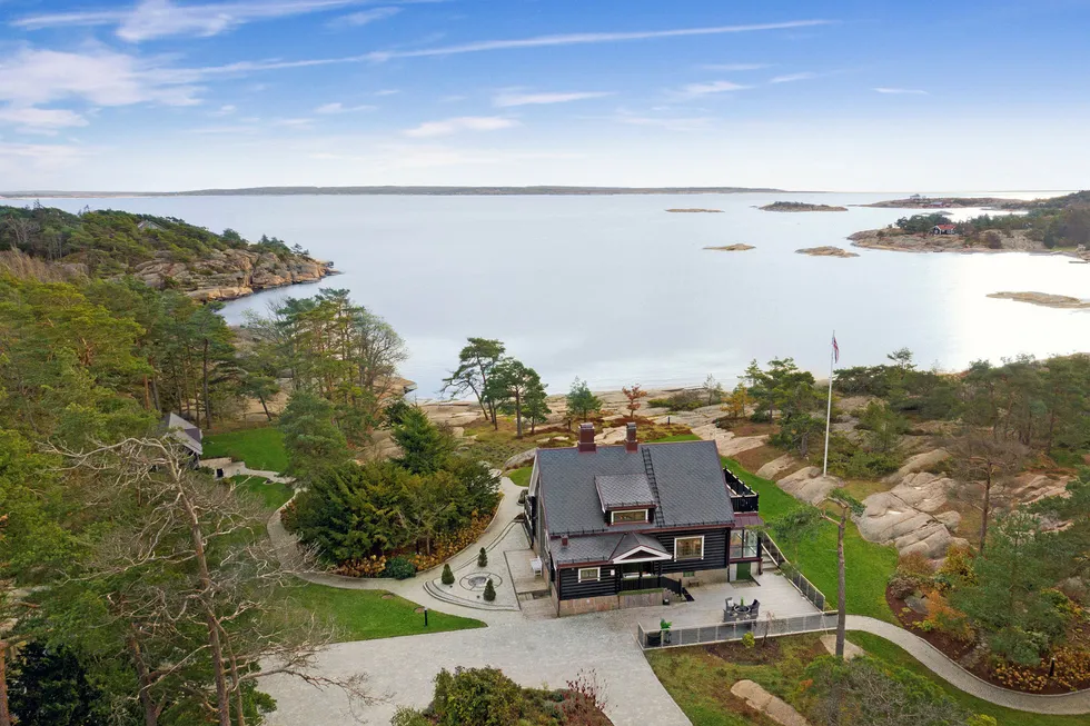 Tore Tidemandsen selger gigantisk strandeiendom med 700 meter strandlinje i Fredrikstad kommune. Prislappen er på 38 millioner kroner.