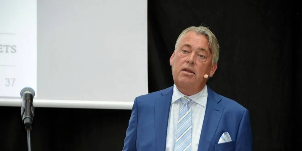 OPPGANG: Senioranalytiker Eirik Larsen i DnB Markets varslet stabil oppgangskonjuktur for norsk økonomi på DnB-seminaret om Havrommet i Ålesund torsdag.