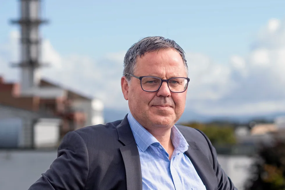 Administrerende direktør John Martin Mjånes i Sunnhordland Kraftlag sier selskapet står fast på målet om en fremtidig produksjon på 4 TWh i året. I 2024 produserte de litt under 2,6 TWh.
