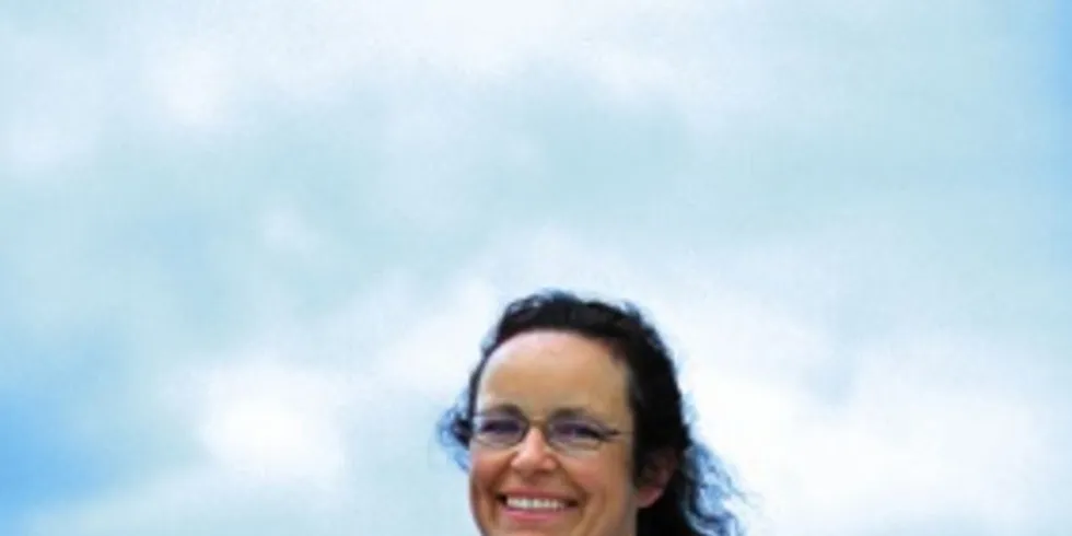 Ruth Grung (Ap) spør fiskeriministeren om toll på fiskeprotein til EU. Foto: ERIKSEN/EIVOR