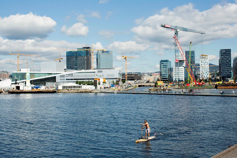 Juni var varm, men mai var den varmeste maimåned Norge noen gang har opplevd. Ikke bare dét: Meteorologisk institutt har aldri før opplevd et slikt hopp i varmerekordene, skriver artikkelforfatteren. Foto: Øyvind Elvsborg