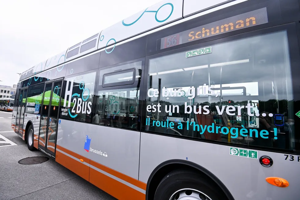 STIB's fuel cell bus unveiled in 2021
