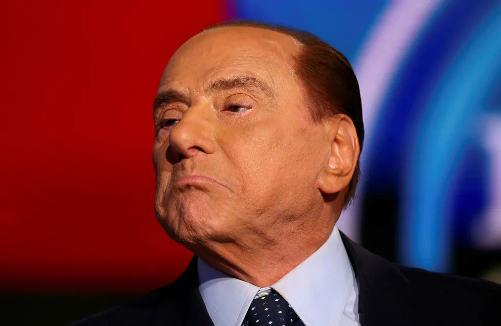 Silvio Berlusconi og Lega Nord-leder Matteo Salvini har begge lovet å tvangsreturnere rundt en halv million migranter dit de kom fra. Foto: Alessandro Bianchi/Reuters/NTB Scanpix