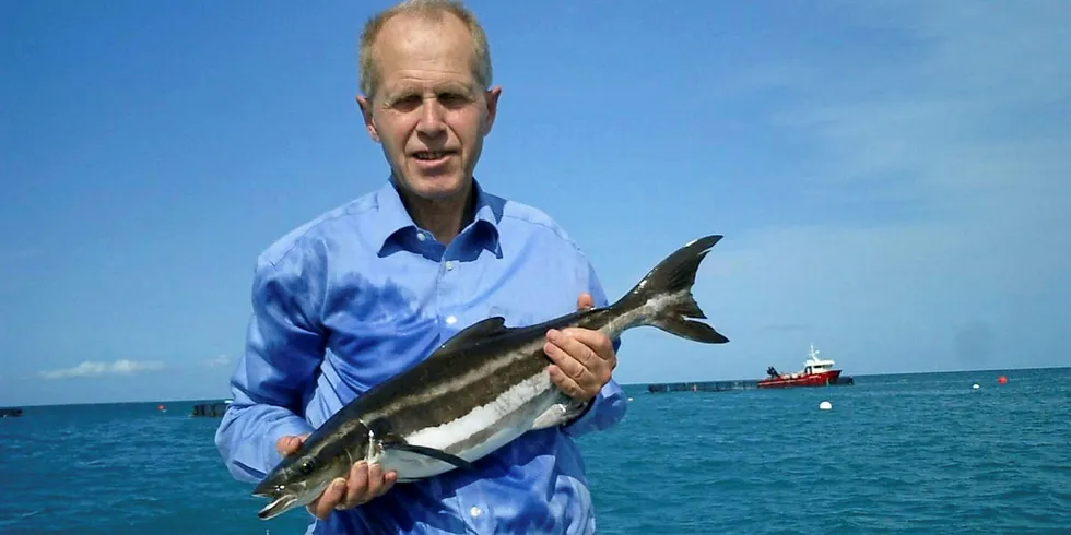 Lakseveteran Bjørn Myrseth ser store muligheter for fiskeoppdrett i innlandet.