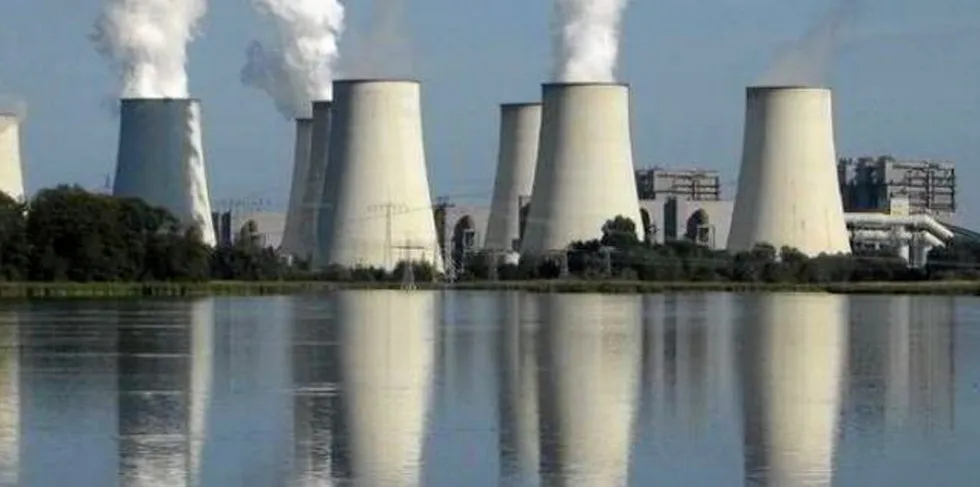 Bare fem år etter at Vattenfall åpnet Moorburg kullkraftverk utenfor Hamburg, er det besluttet at kraftverket skal stenges. Vattenfall får kompensasjon fra tyske myndigheter for å foreta en nedstenging tidligere enn planlagt.