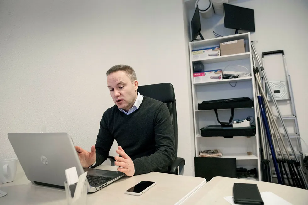 Ansvarlig redaktør i Resett, Helge Lurås, har stått i hardt vær de siste ukene.