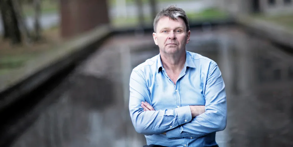 Ulf Møller er næringspolitisk rådgiver i Energi Norge. Han mener det vil være bra med høyere andel fastprisavtaler i Norge, og at ny nettleie vil dekke opp for at fastpris fjerner incentivet for å spare strøm.