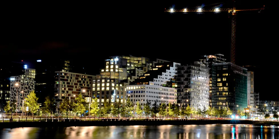 Produsentene fortviler over lav kraftpris, og Europower har mange lesere på saker som handler om rekordlave priser. Illustrasjonsbildet er fra Bjørvika i Oslo.