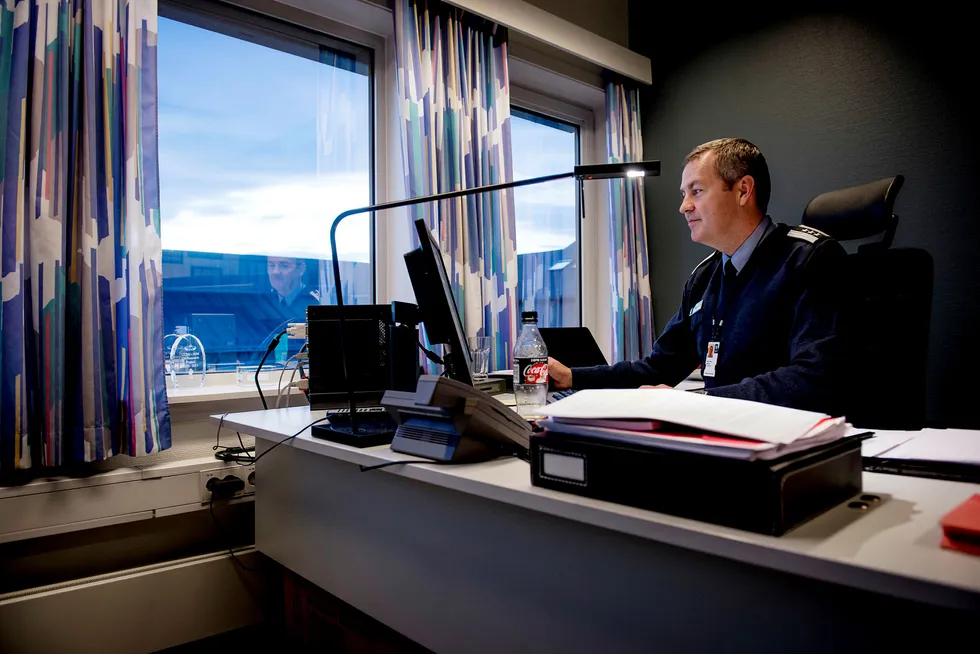 Oberst og avdelingsdirektør i Nasjonal sikkerhetsmyndighet (NSM), Hans Robert Bjørnaas, er ikke overrasket over det som har kommet frem. – Faren har vært diskutert lenge i miljøet og det har vært kunnskap og mistanke, sier han.