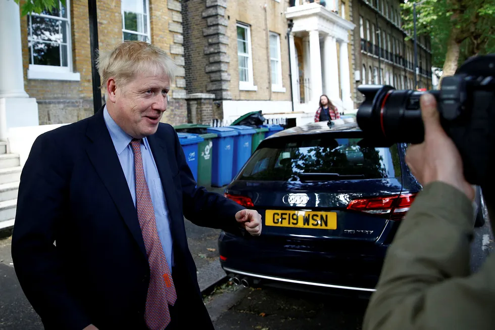 Elleve kandidater ønsker å ta over som partileder for de konservative etter Theresa May. Boris Johnson er favoritt.