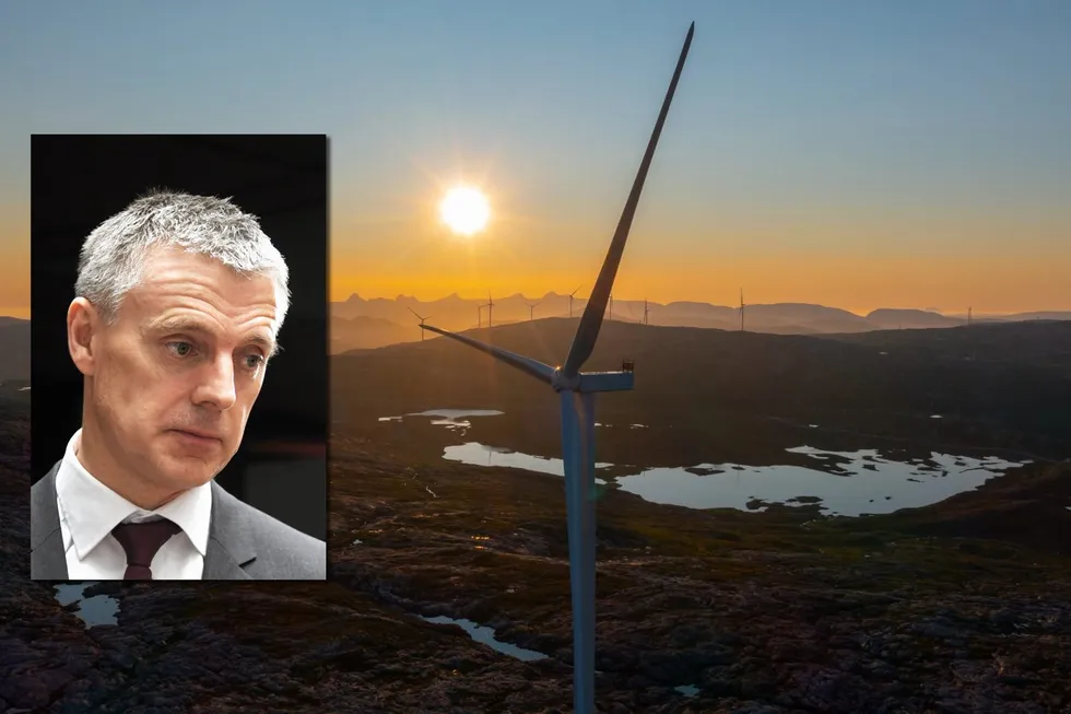 NVE, her representert ved direktør Kjetil Lund, lot klagen fra Øyfjellet Wind ligge i cirka 17 måneder før den nylig ble sendt videre til Energidepartementet. Striden står om hvor mange elsertifikater kraftselskapet kan selge i perioden 2022 til 2035.
