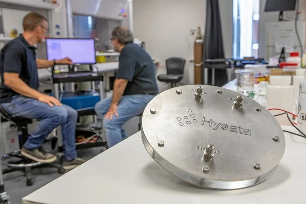 En elektrolysecelle av Hysata-variant skal sikre langt lavere kostnader for hydrogenproduksjon i et skarpt voksende marked.
