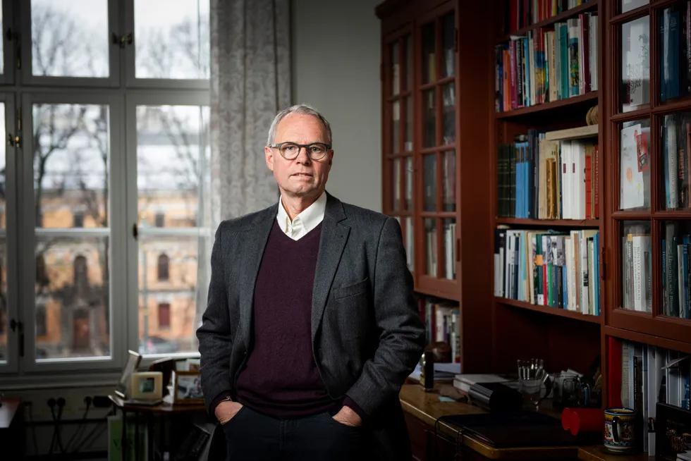 -Vedtaket angriper samenes rettigheter, men rettighetene er ikke krenket før angrepet er fullbyrdet, sier Jusprofessor Hans Petter Graver om Fosen-utbyggingen.