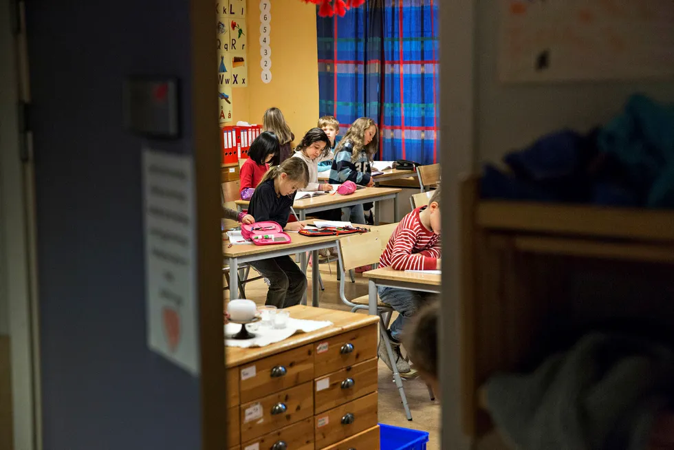 Et mer overraskende funn er at lottogevinsten ikke påvirket barna til vinnerne så langt forskerne kunne se. Vinnernes barn gjorde det ikke bedre på skolen enn barna til dem som aldri hadde trukket vinnerloddet.