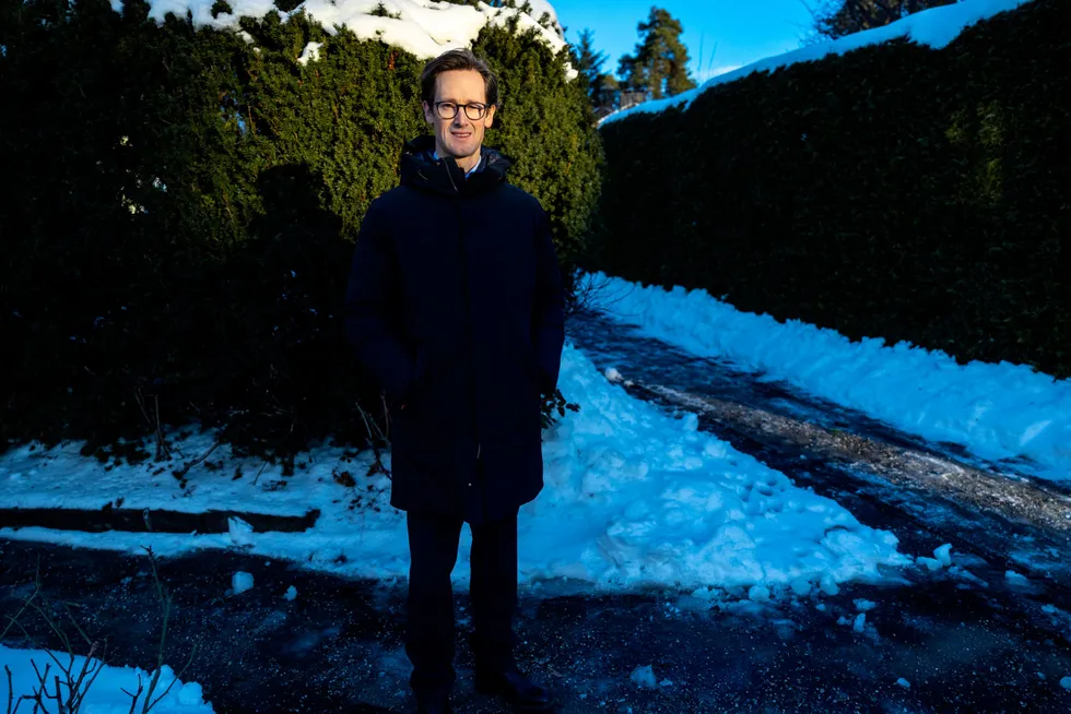 Sjefstrateg Anders Johansen i Danske Bank tror globale aksjer stiger fem prosent i 2022.