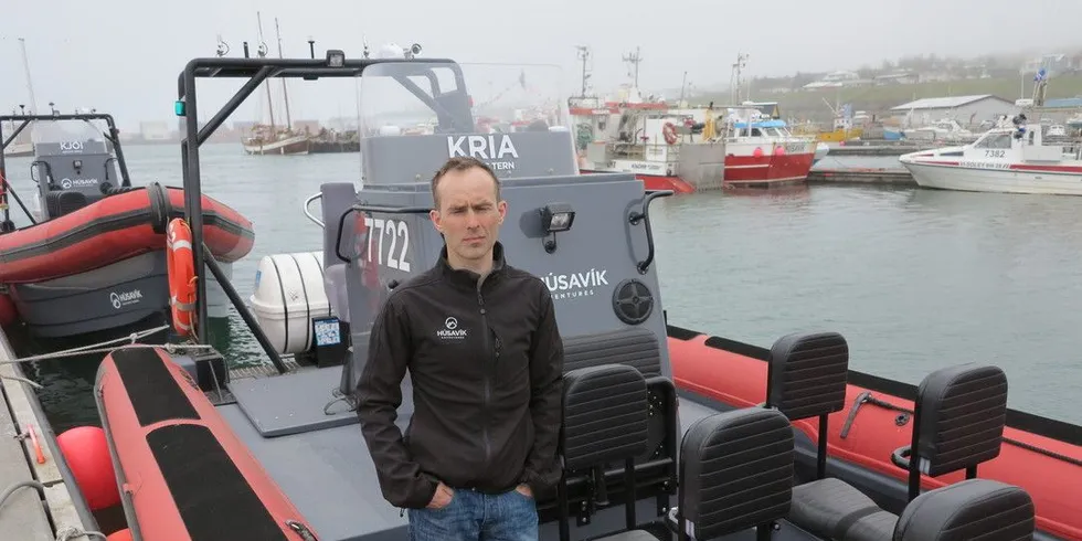 Hlynur Thor Birgisson er ansatt i et selskap som driver med hvalsafari på Island, men vil gjerne fortsette som fisker på Island. Foto: Nils Torsvik.
