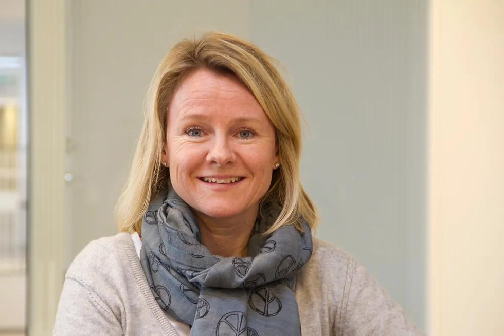 Seksjonsleder for miljøtilsyn i NVE, Mari Hegg Gundersen, informerer om at NVE har fått økt bevilgning til tilsyn av vannkraftverk.