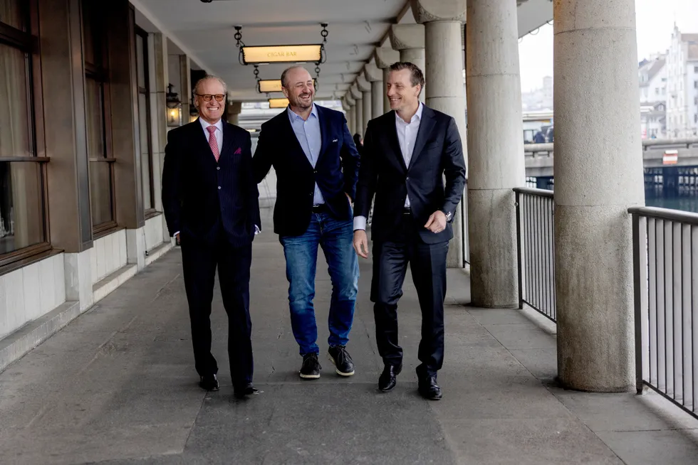 Per Utnegaard (fra venstre) tror de fleste Sveits-utflytterne er tapt for godt, og pengene følger etter. – Dette er mennesker som er sugne på å drive forretninger, sier han. Her med DNBs konserndirektør Håkon E. Hansen og leder Hallgeir Hollup i DNB Luxembourg.