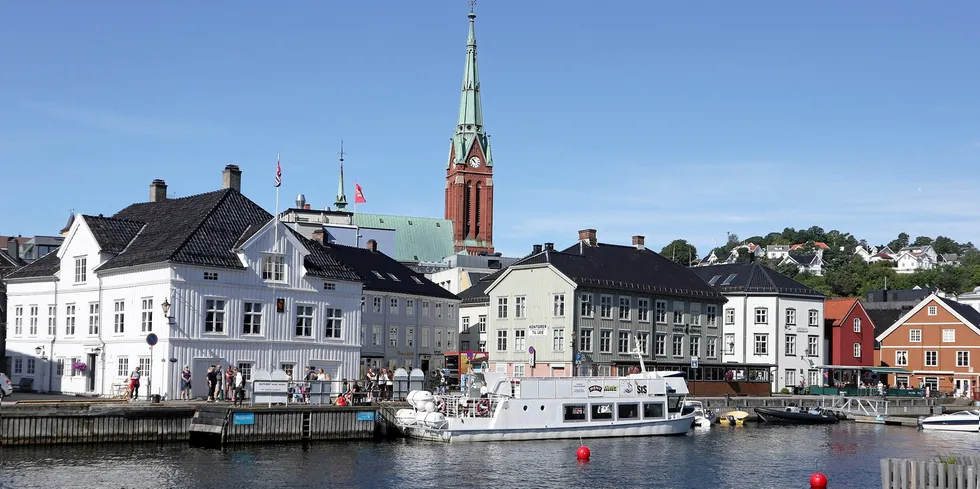 De to siste årene har det oppstått et helt nytt fenomen i kraftmarkedet: Langt høyere spotpriser i NO2 enn i NO1 sommerstid. Lørdag får vi akkurat det samme prisbildet, og det for første gang i år.