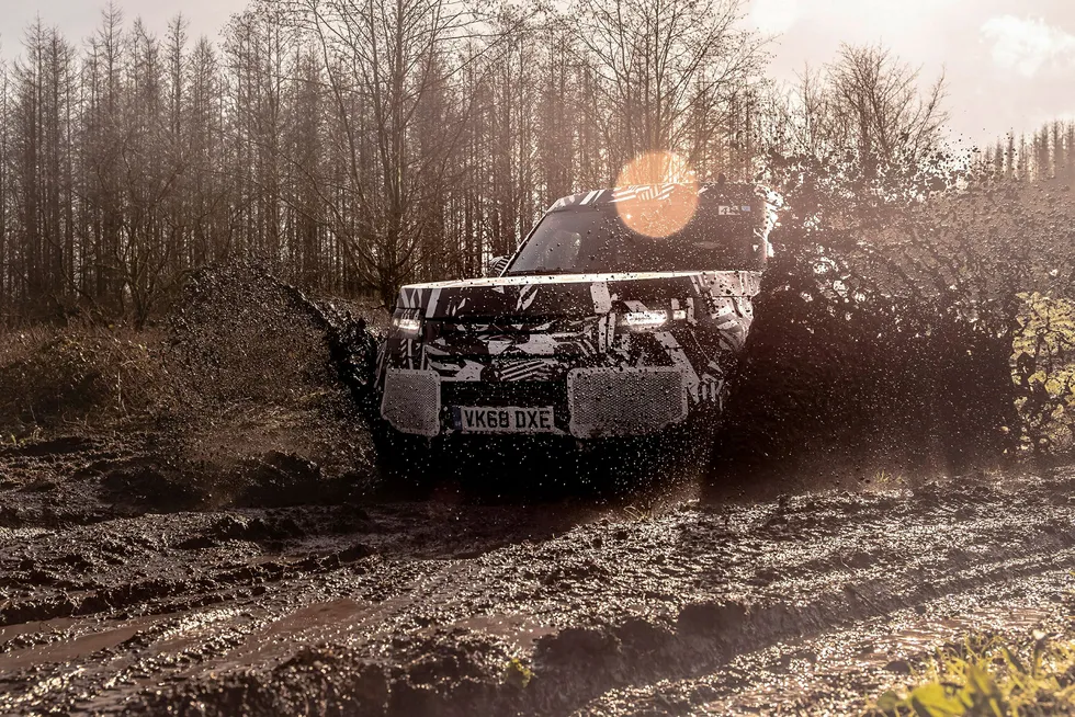 Land Rover Defender returnerer, ifølge produsenten, tøffere enn noensinne.