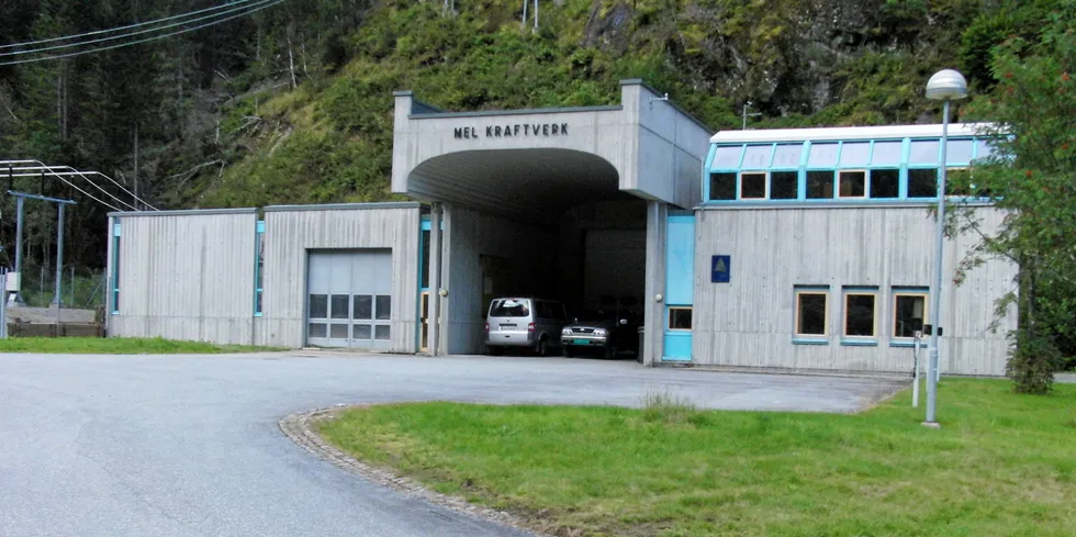 Mel kraftverk bør være en del av prisområdet NO5, ikke NO3, mener Statnett. Med dagens prisnivå betyr det langt høyere inntekter for kraftverket.