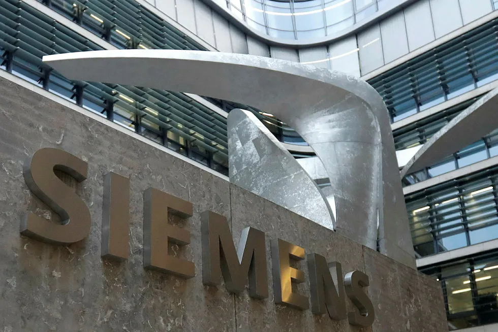 Siemens skal kutte nesten 7.000 arbeidsplasser. Foto: Matthias Schrader / AP / NTB scanpix