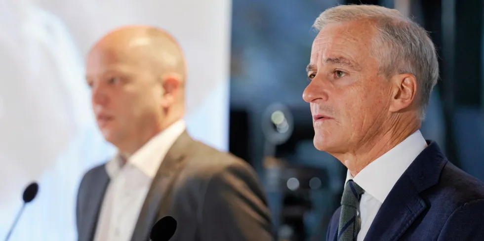 Jonas Gahr Støre startet onsdagen med å legge frem forslag om kraftig skatteøkninger for kraftbransjen.