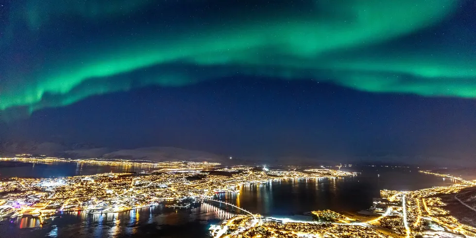 Det nordligste prisområdet i Norge vil få et kraftig hopp i strømprisen til i morgen, men vil allikevel ha Nord-Europas laveste strømpris.