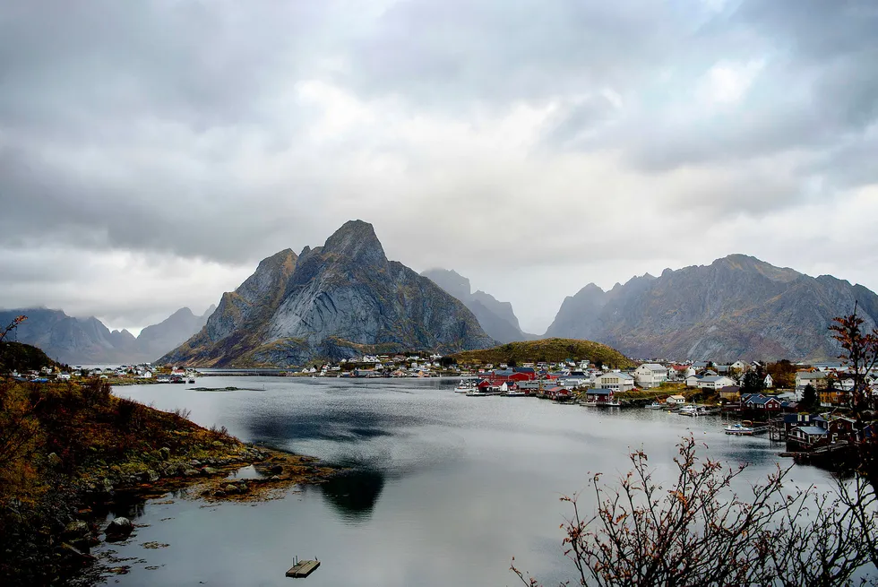Det blir ikke oljevirksomhet her. Eller i andre deler av Lofoten, Vesterålen og Senja. Bildet er fra Reine sør i Lofoten.