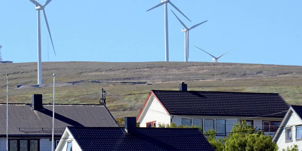 SAMMENHENG: Artikkelforfatterne mener at konsesjonsprosessen for vindkraft må gjennomgås samtidig som forslaget til ny nasjonal vindkraftramme vedtas.
