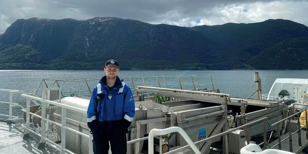 Stian Brunvoll (17) er matroslærling om bord på brønnbåten «Ro Server».