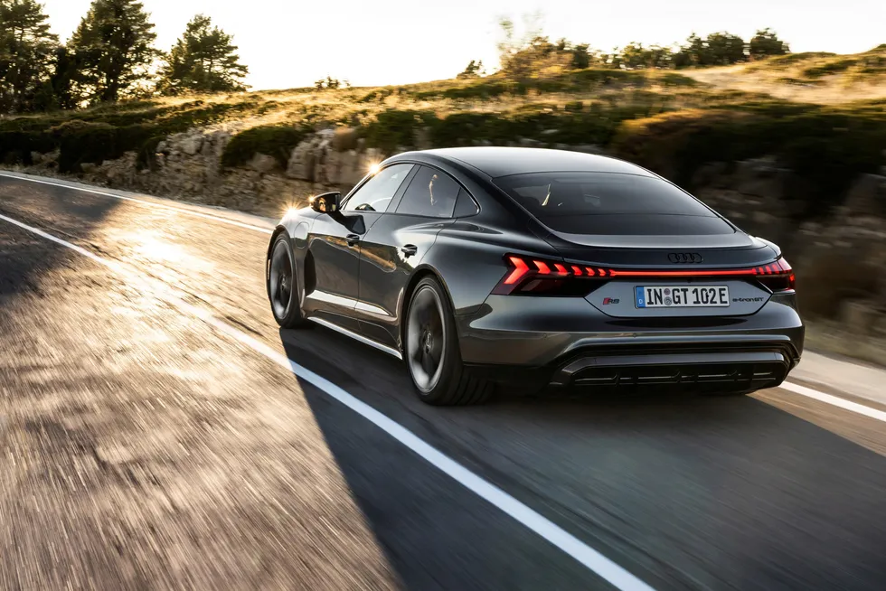 Audi E-tron GT kommer snart i salg.