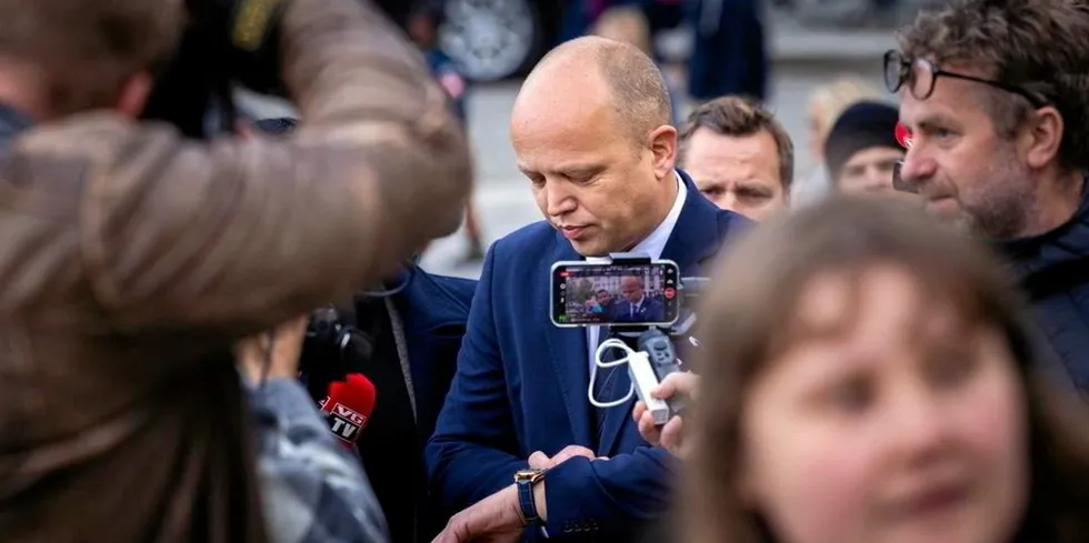 Grunnrenteskattene er populær blant folk flest, og hos Senterpartiet-leder og finansminister Trygve Slagsvold Vedums egne velgere. Det var han som la frem forslagene 28. september.