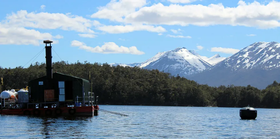 Lakseanlegg i Chile. Illustrasjonsfoto: Lola Navarro/ IntraFish.com