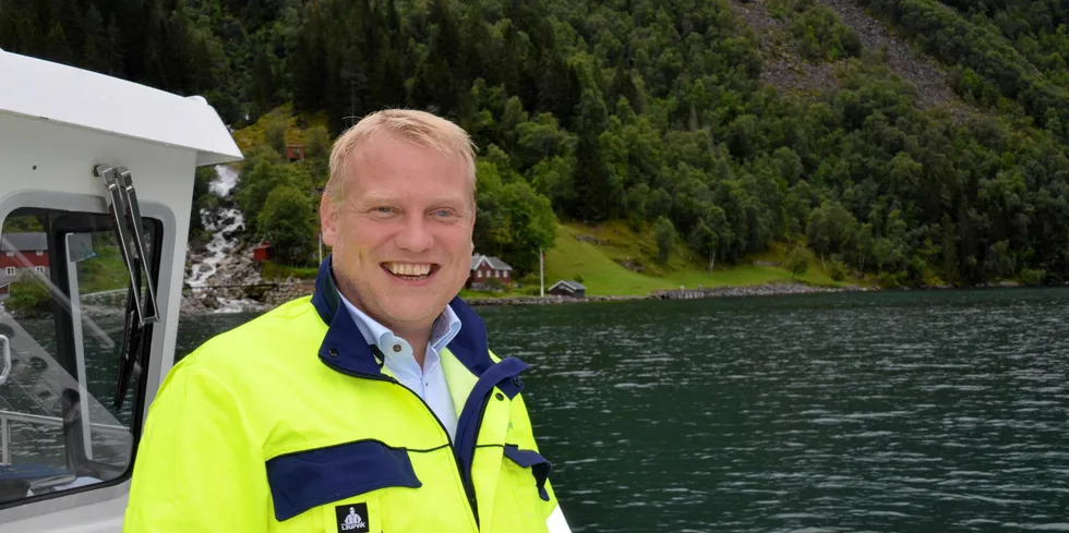 Sognekraft-sjefen, Terje Bakke Nævdal, har hatt fullt opp med strukturarbeide for konsernet de siste månedene. Nå blir de med Tafjord, SFE og Tussa i et felles strømsalgselskap på Nordvestlandet.