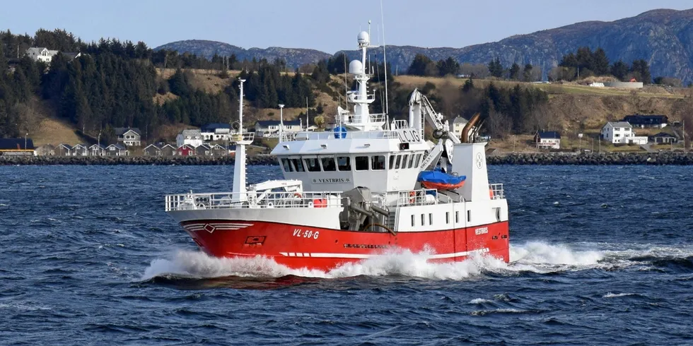 «Vestbris» var i skrivende stund på vei til Lofoten for å levere 250 tonn sild fra Kvænangen.