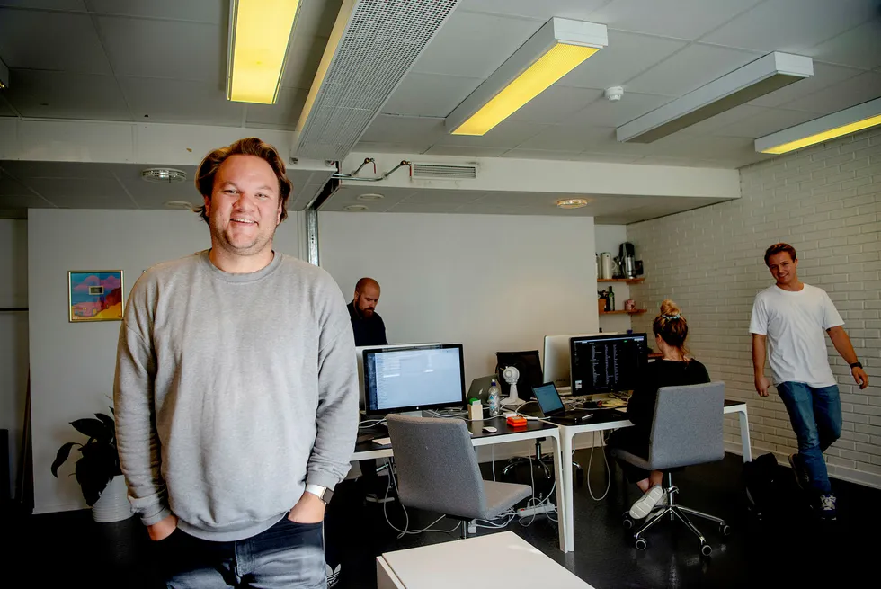 Kreativ leder Simen Idsøe Eidsvåg i Sesong 1 er i gang med utviklingen av «Fantasy Music Manager». – Spillet har følelse og det har konkurranse. Jeg tror det kan skape et stort engasjement, sier han.