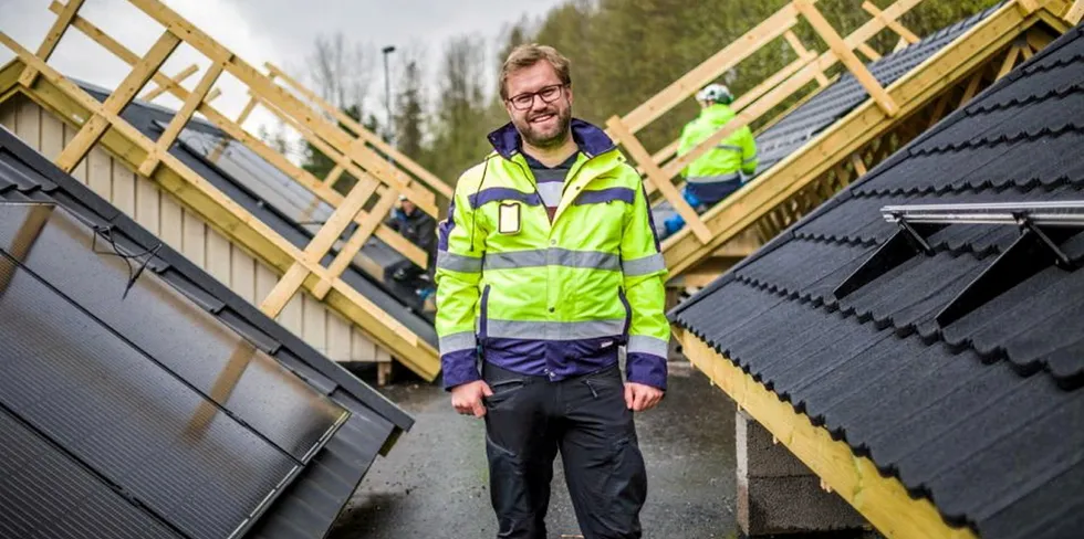 Carl Christian Strømberg i Solcellespesialisten sier Vardar var deres førstevalg som industripartner.