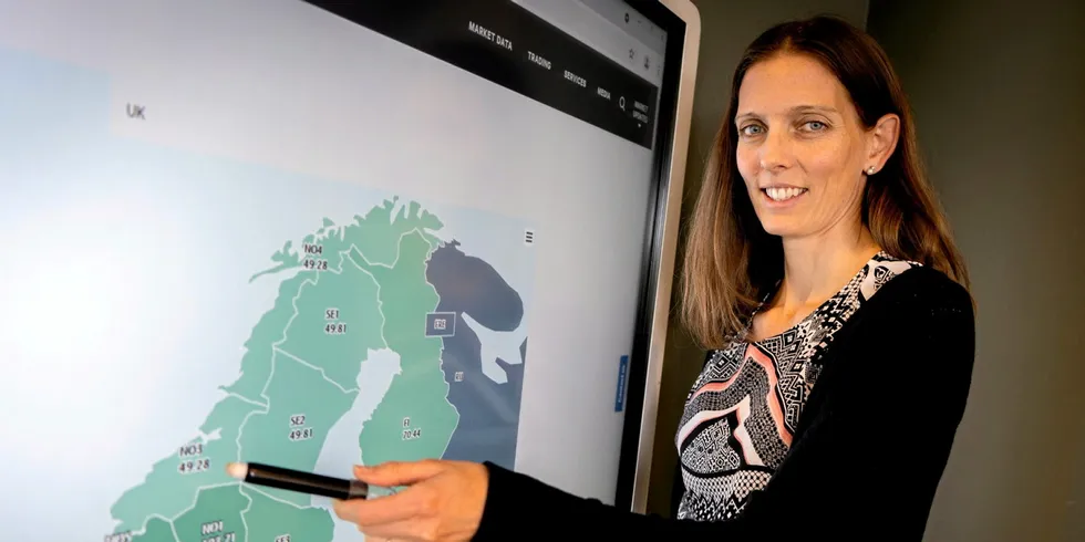 Fredag blir det dyr strøm i Midt-Norge. – Men vi er likevel langt unna prisene i områdene rundt oss, sier kraftanalytiker Siri Line Hove Ås i Trønderenergi.