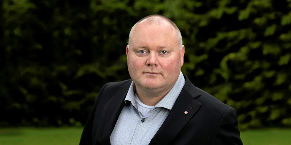 LO-sekretær Are Tomasgard tror ingenting på at funksjonelt skille innføres for å ivareta nøytralitet. – Målet at nettselskapene skal slås sammen i større enheter, skriver han.