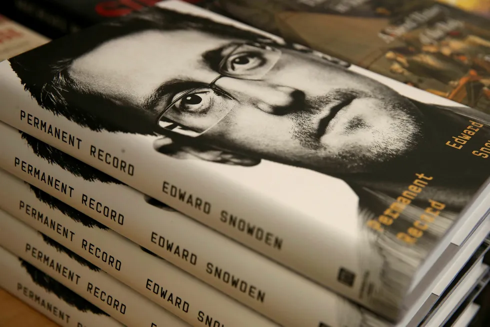 Edward Snowdens bok Permanent Record er nå i salg.