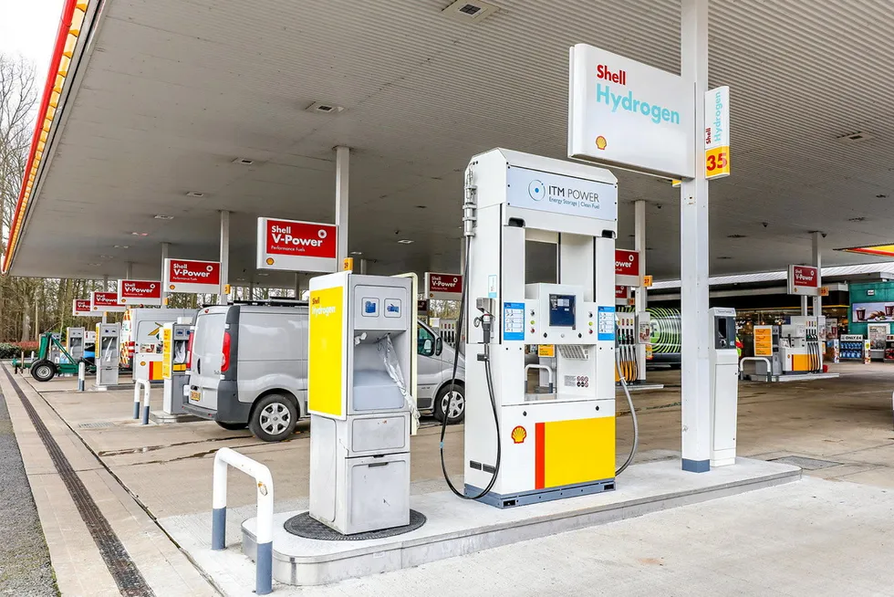 The now-decommissioned hydrogen pump at the Cobham motorway service station on the M25 (photo taken in 2019).