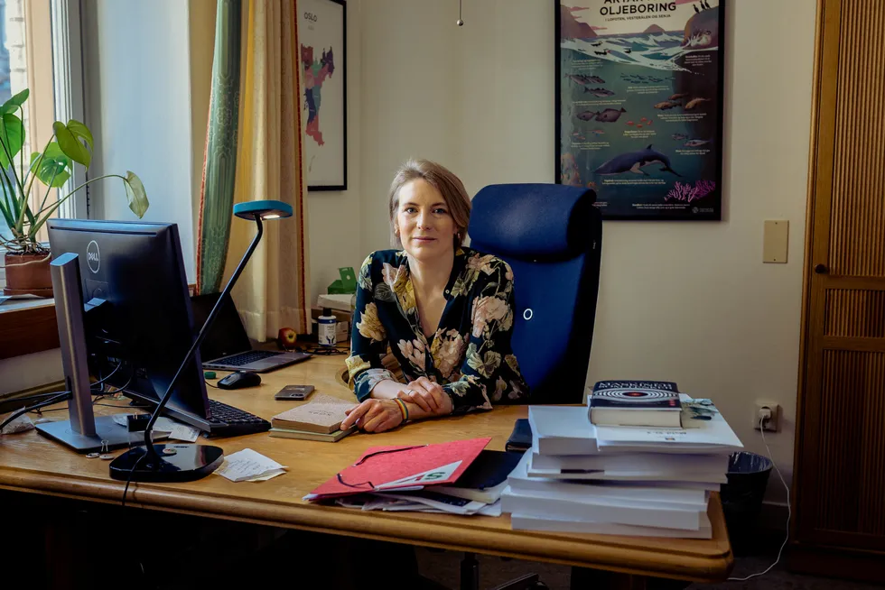 SVs finanspolitiske talsperson Kari Elisabeth Kaski foreslår at bankene må øke innskuddsrenten like mye som de øker utlånsrenten, eller innføre en maksimal rentemargin.