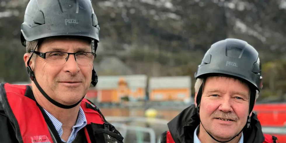 Teknisk sjef Harald Sveier, (til venstre) og Stig Nilsen, konserndirektør havbruk, i Lerøy Seafood Group.Foto: Kjersti Sandvik