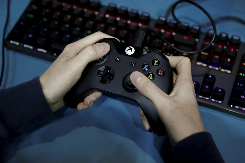Microsoft og Sony starter forhåndssalget av en ny generasjon spillkonsoller. Koronapandemien har ført til en ny interesse for dataspill på mobil, datamaskiner og spillkonsoller. Omsetningen kan passere film- og musikkindustrien allerede i år.