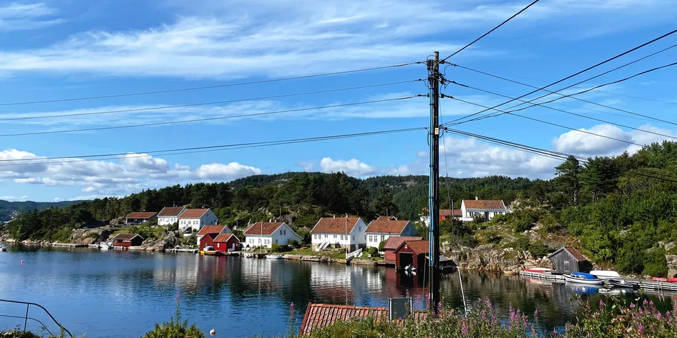 Sommermåneden august blir en knalldyr strømmåned, og den siste dagen ble den dyreste av dem alle. Høyeste timepris i morgen tirsdag er 136 øre/kWh.