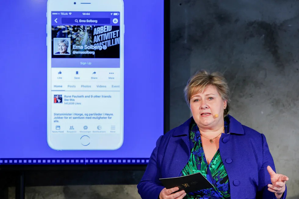 Statsminister Erna Solberg (H) åpnet i 2016 Facebooks kontor i Oslo. I ettertid blir Solbergs deltagelse på åpningen ofte referert til, med undring, skriver artikkelforfatteren.