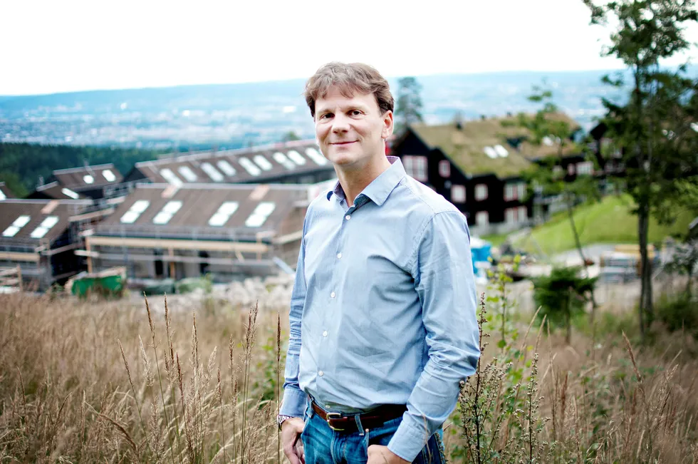 Simen Thorsen kunne regnskapsføre en pen gevinst i sitt private selskap Hortulan as som følge av fjorårets børsnotering av Solon Eiendom. Her er han ved et tidligere Solon-prosjekt i Voksenkollen. Foto: Kristine Nyborg