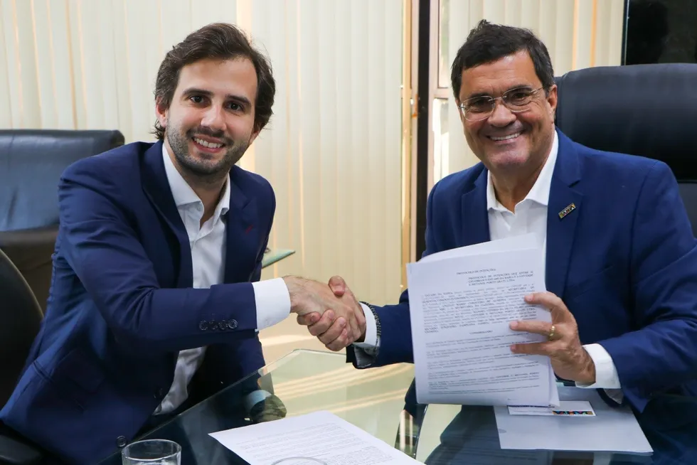 GoVerde Energia's CEO Ricardo Junqueira (left) and Bahia's secretary for economic development Ângelo Almeida